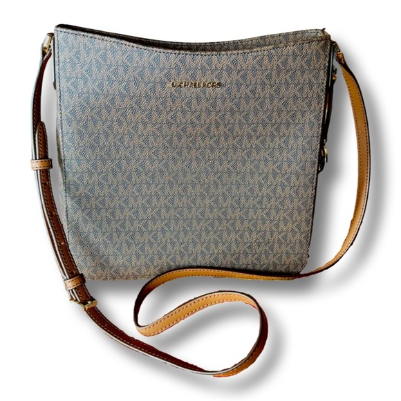 Michael Kors Jet Set Travel LG Messenger Crossbody - Picture 1 of 4